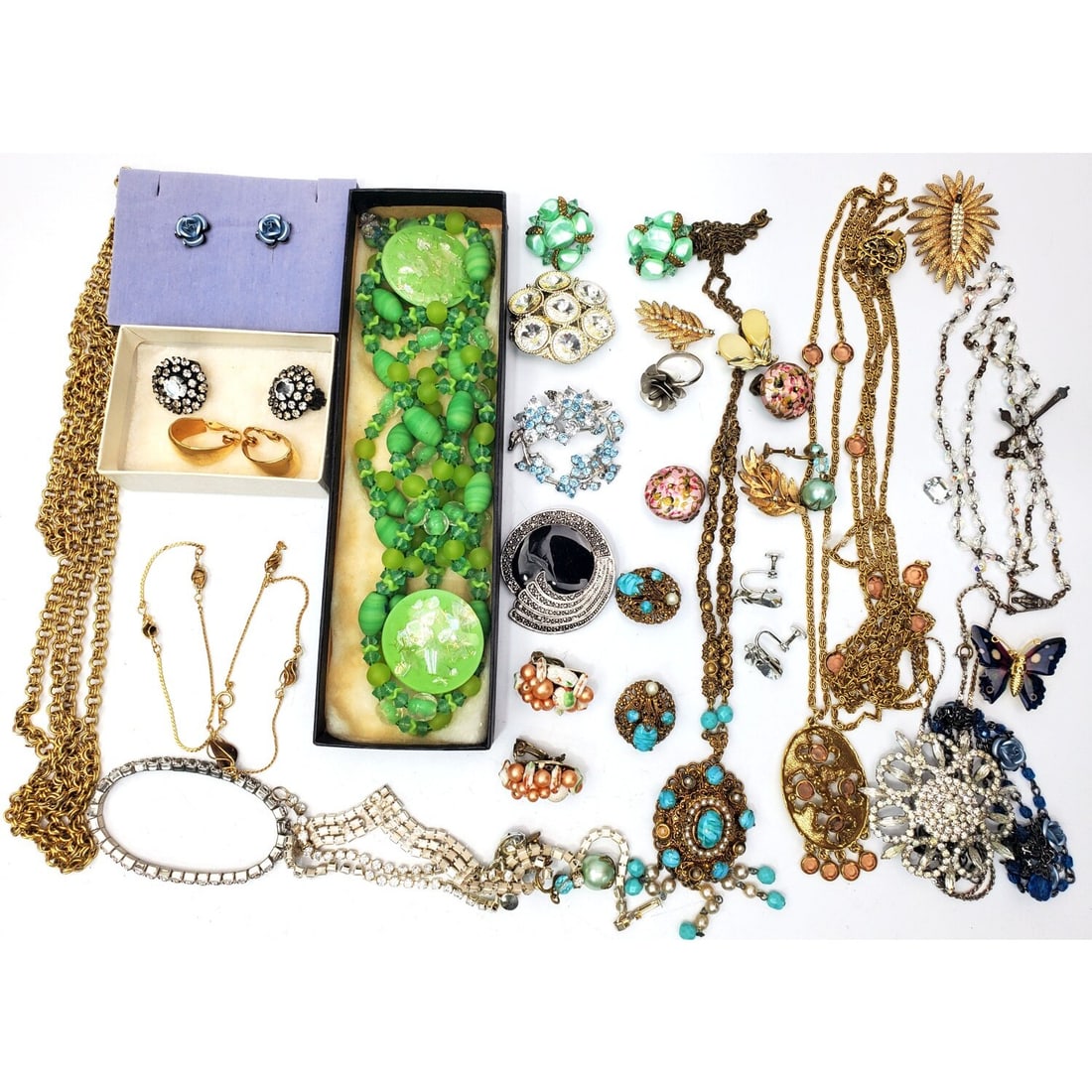 Bag Lot of Untested Costume Jewelry (1 of 3)