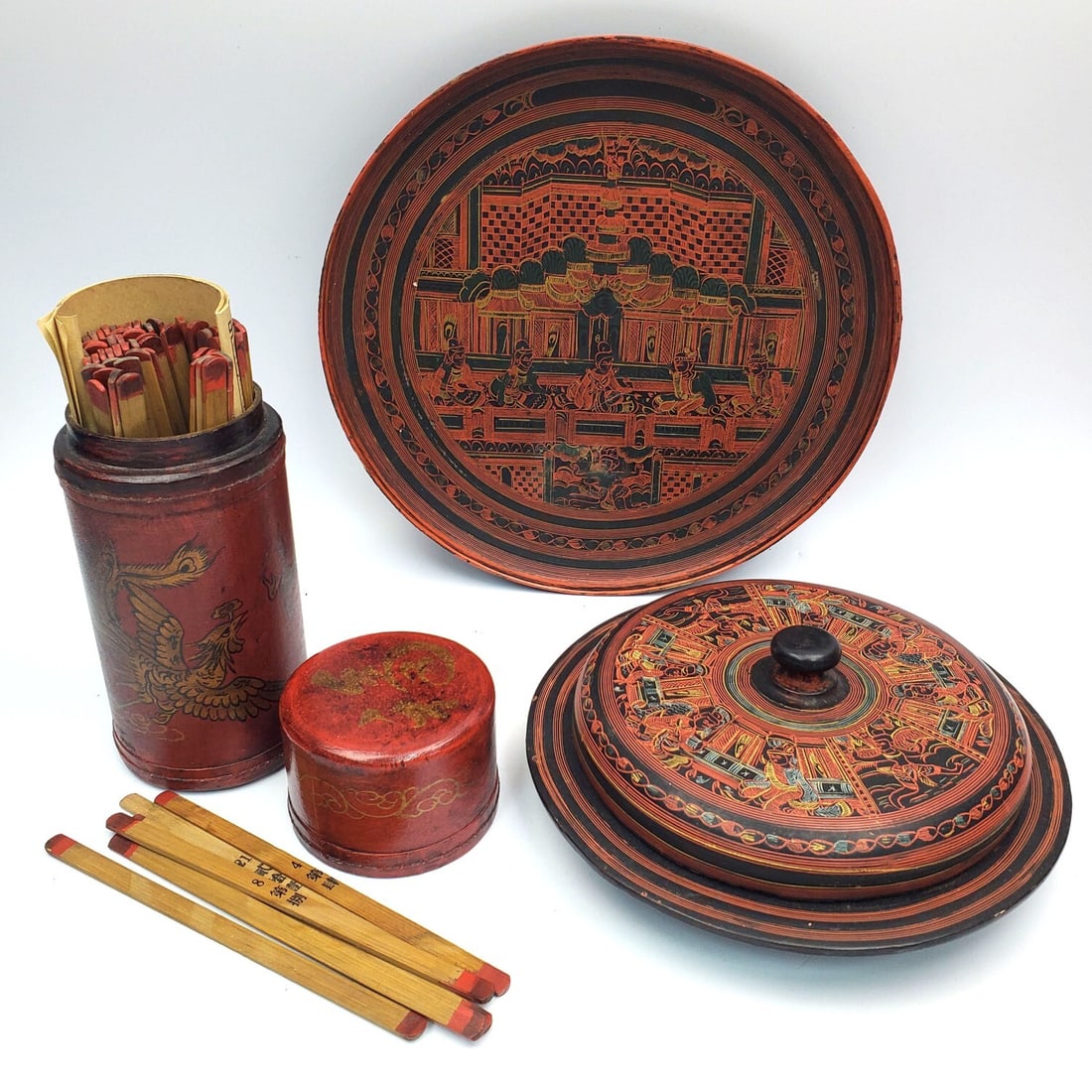 Lot of 2 Vietnamese Lacquer Items (1 of 3)