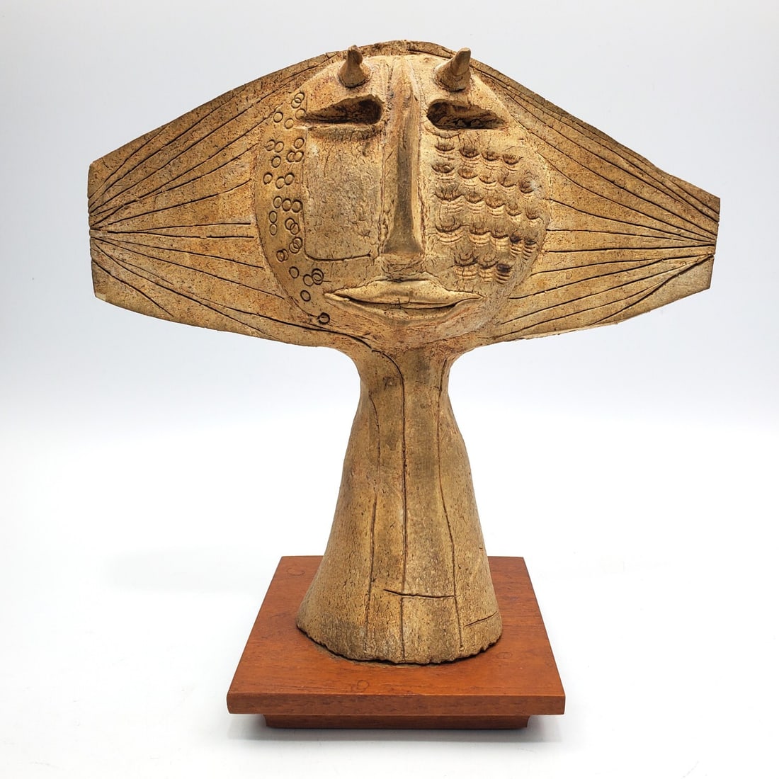 African Mahongwe Kota Reliquary Pottery Figure: African Mahongwe Kota Reliquary Pottery Figure. Fully Marked on The Back. W/ Original Wood Base. Along w/ Another Carved Item. Condition: Generally Good. Separated From The Base. As Found. Dimensions: