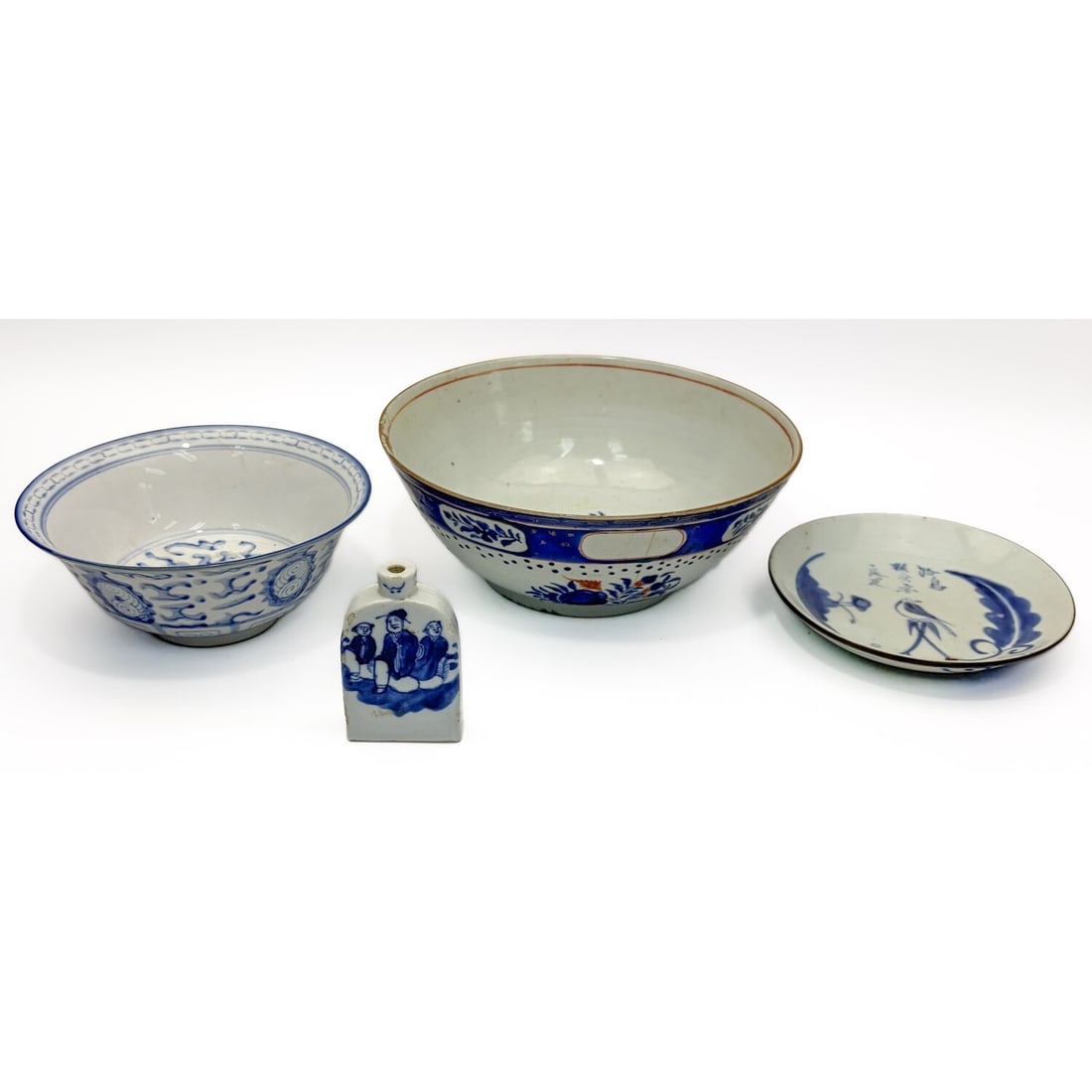 Chinese Lot of 4 Blue & White Porcelain Items (1 of 8)