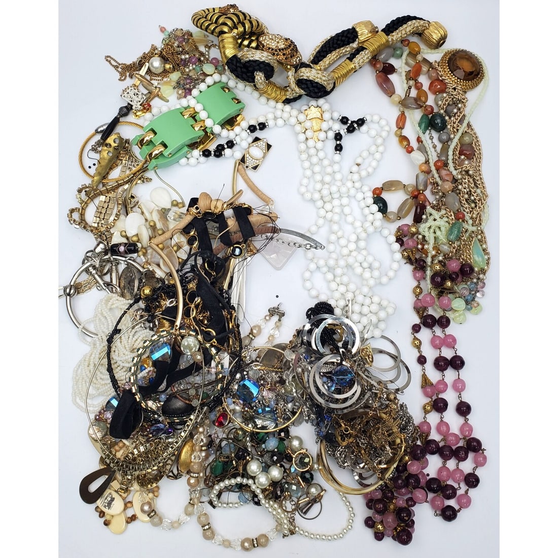 Bag Lot of Untested Costume Jewelry: Bag Lot of Untested Costume Jewelry. Condition: Generally Good, As Found. Dimensions: Various Sizes. Provenance: From a Long Island, NY Home. Please note the absence of a Condition Report does not imp