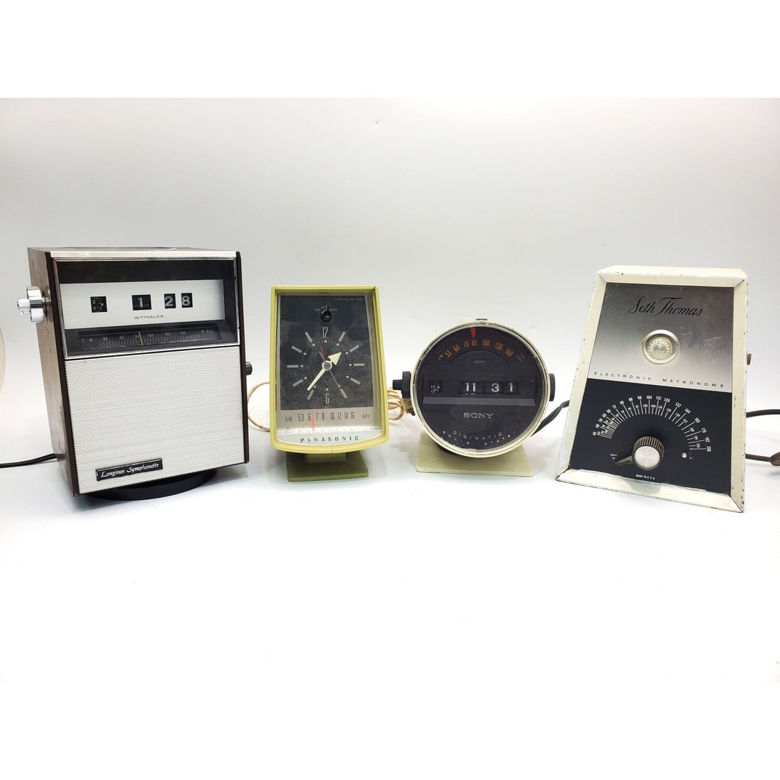 Lot of 3 Vintage MCM AM/FM Alarm Clock Radios (1 of 5)