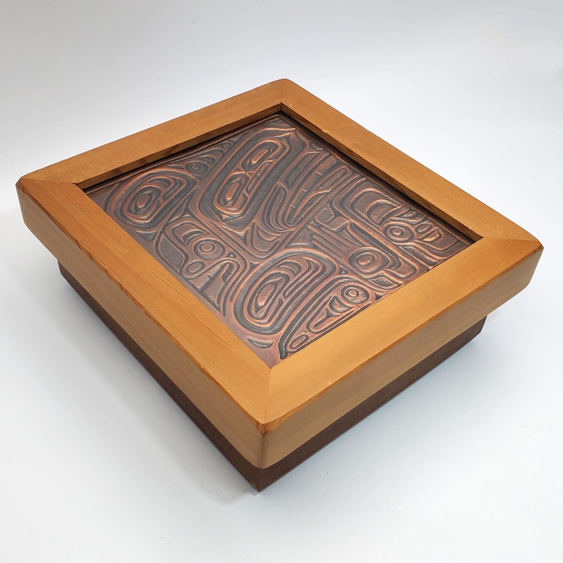 Joseph Paul Illig Copper Relief Large Box.: Joseph Paul Illig Copper Relief Large Wood Box. Condition: Excellent. Dimensions: W- 10" x L-10.75" x H- 4". Provenance: From a Long Island, NY Home. Please note the absence of a Condition Report does
