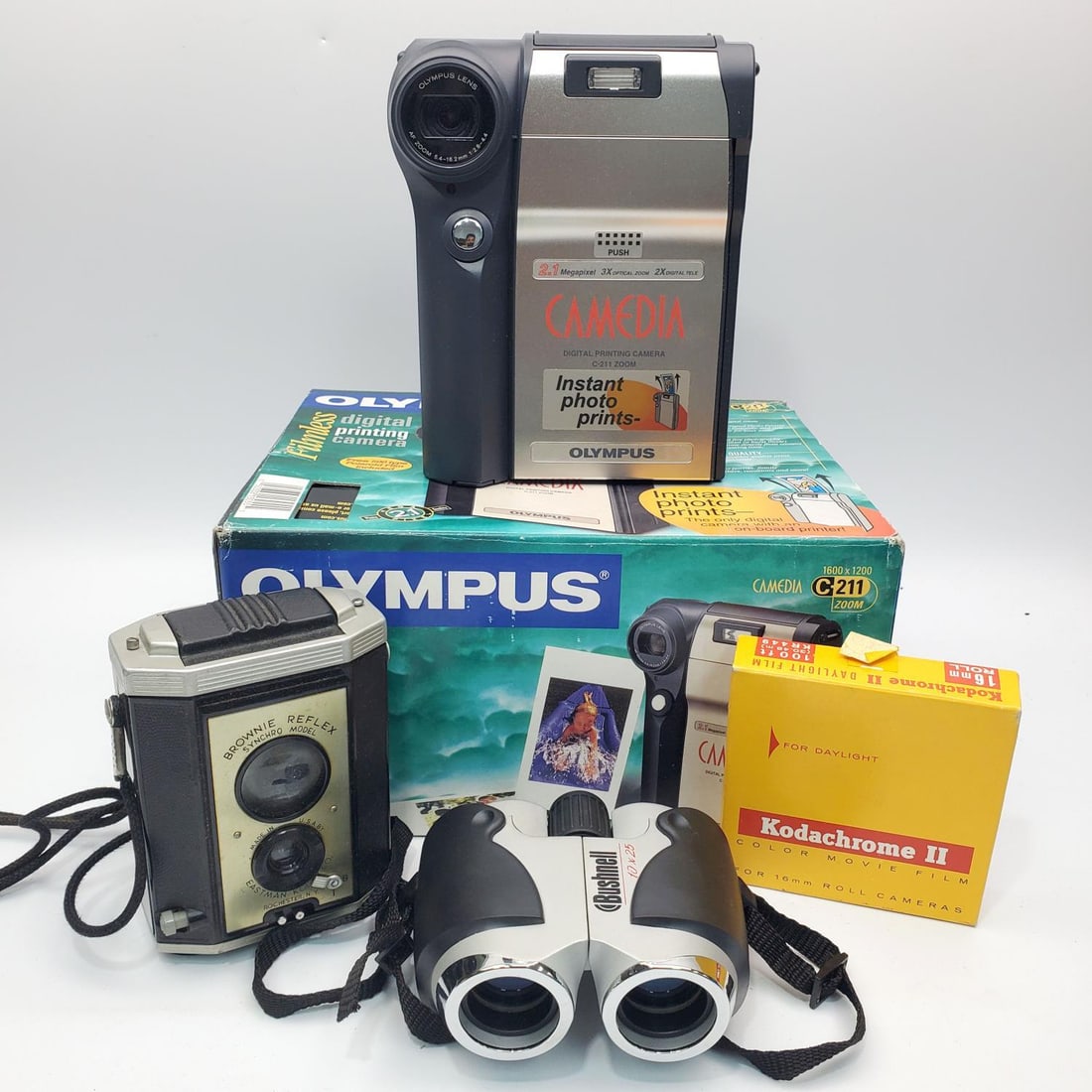 Vintage Lot of Camera Items & Equipment (1 of 6)