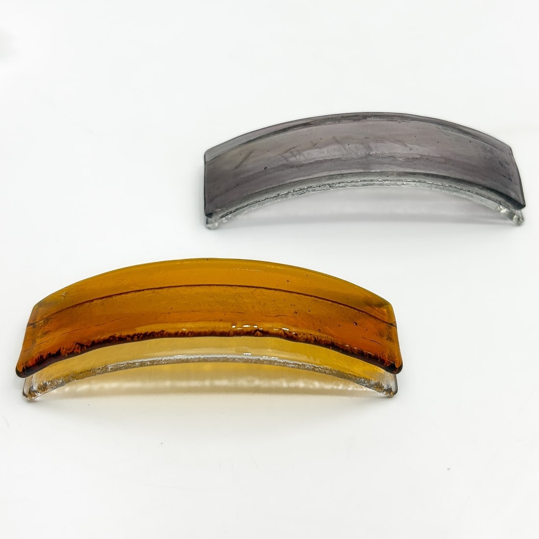 Lot of 2 Signed Art Glass Place Card Holders: Lot of 2 Signed Art Glass Place Card Holders. Condition: Generally Good. Dimensions: L-3.5". Provenance: From a Long Island, NY Home. Please note the absence of a Condition Report does not imply that 