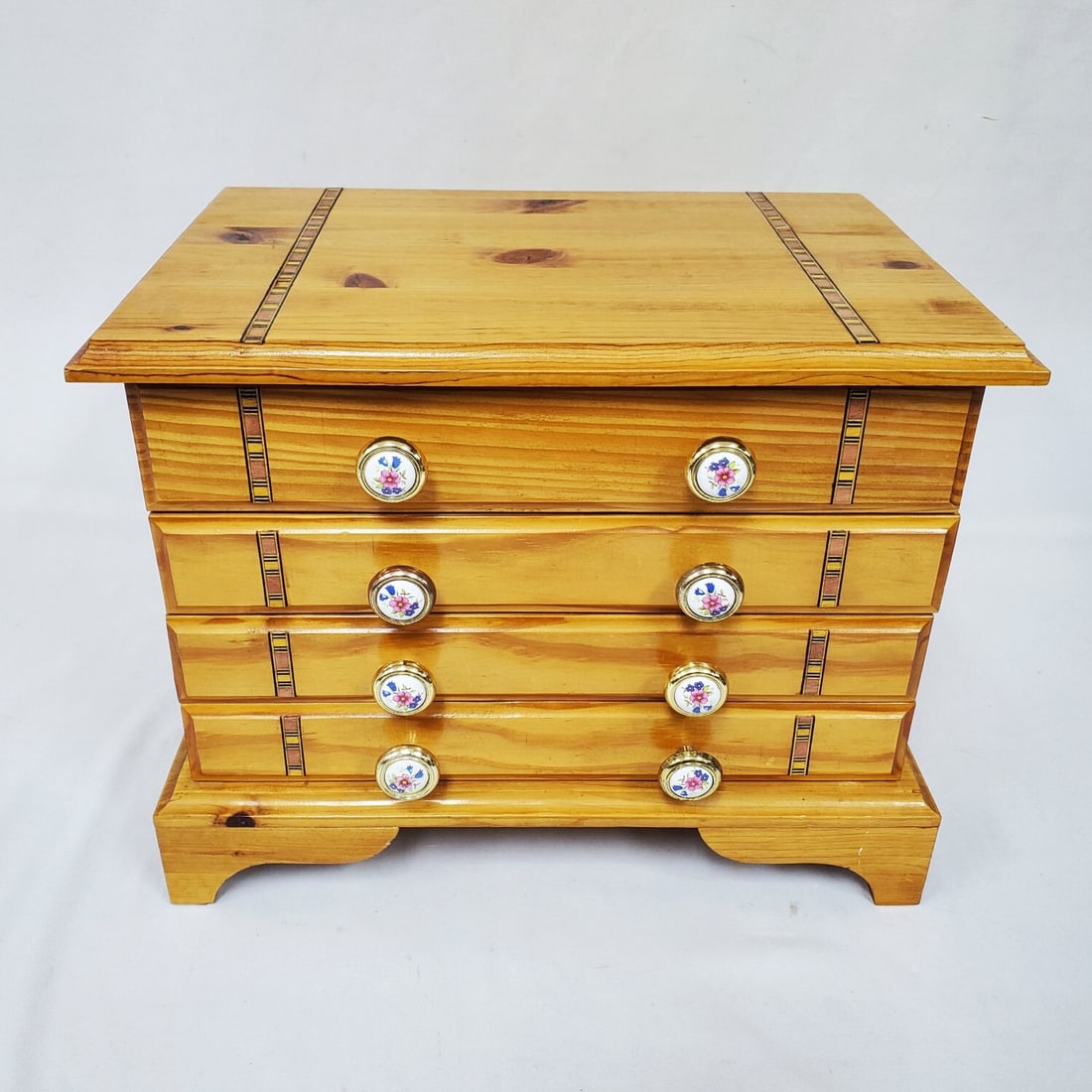 Parquetry Inlaid Wood 4 Section Jewelry Casket (1 of 4)