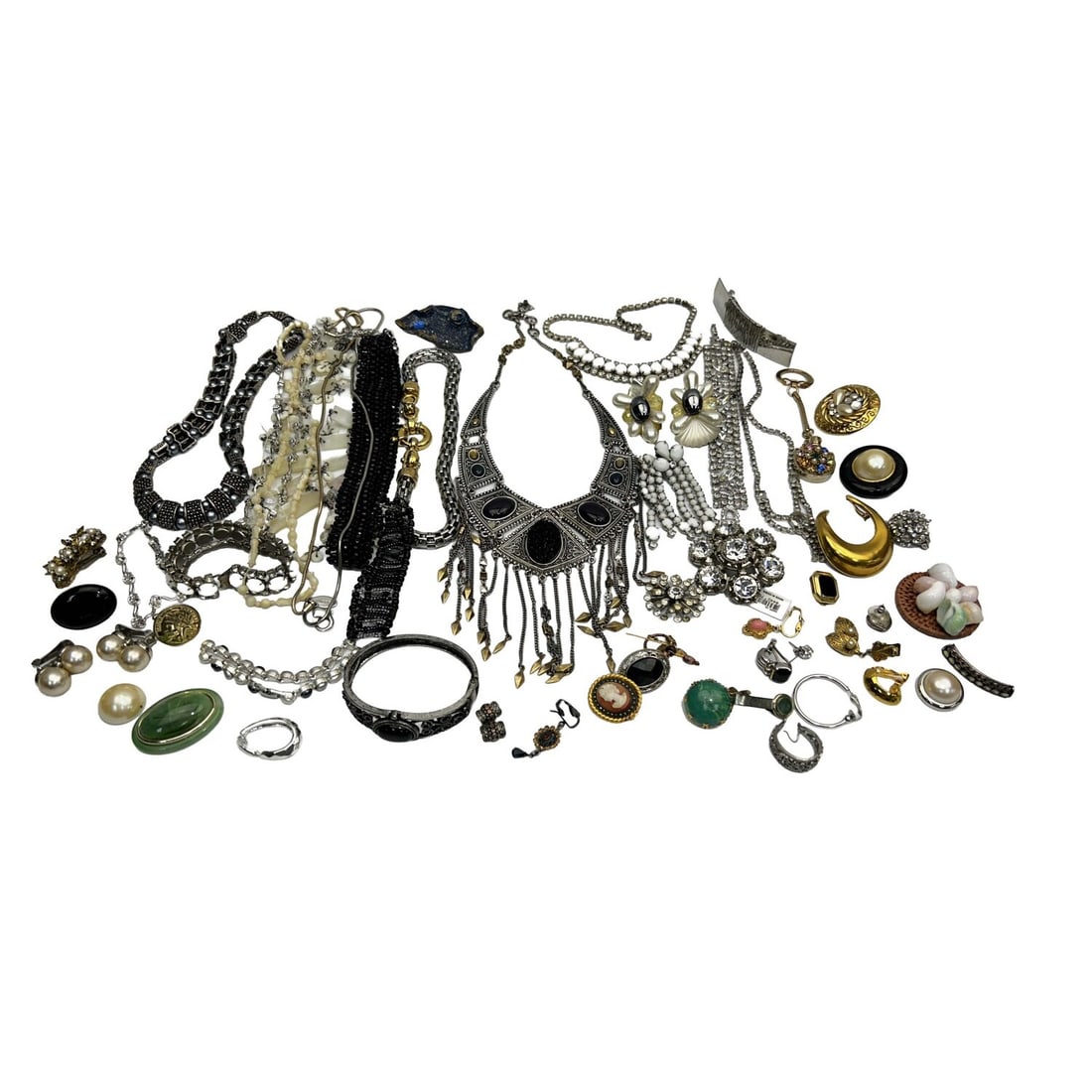 Large Bag Lot of Good Quality Costume Jewelry.: Large Bag Lot of Good Quality Costume Jewelry. Condition: Generally Good. Sold As Is. Dimensions: Various Sizes. Provenance: From a Long Island, NY Home. Please note the absence of a Condition Report