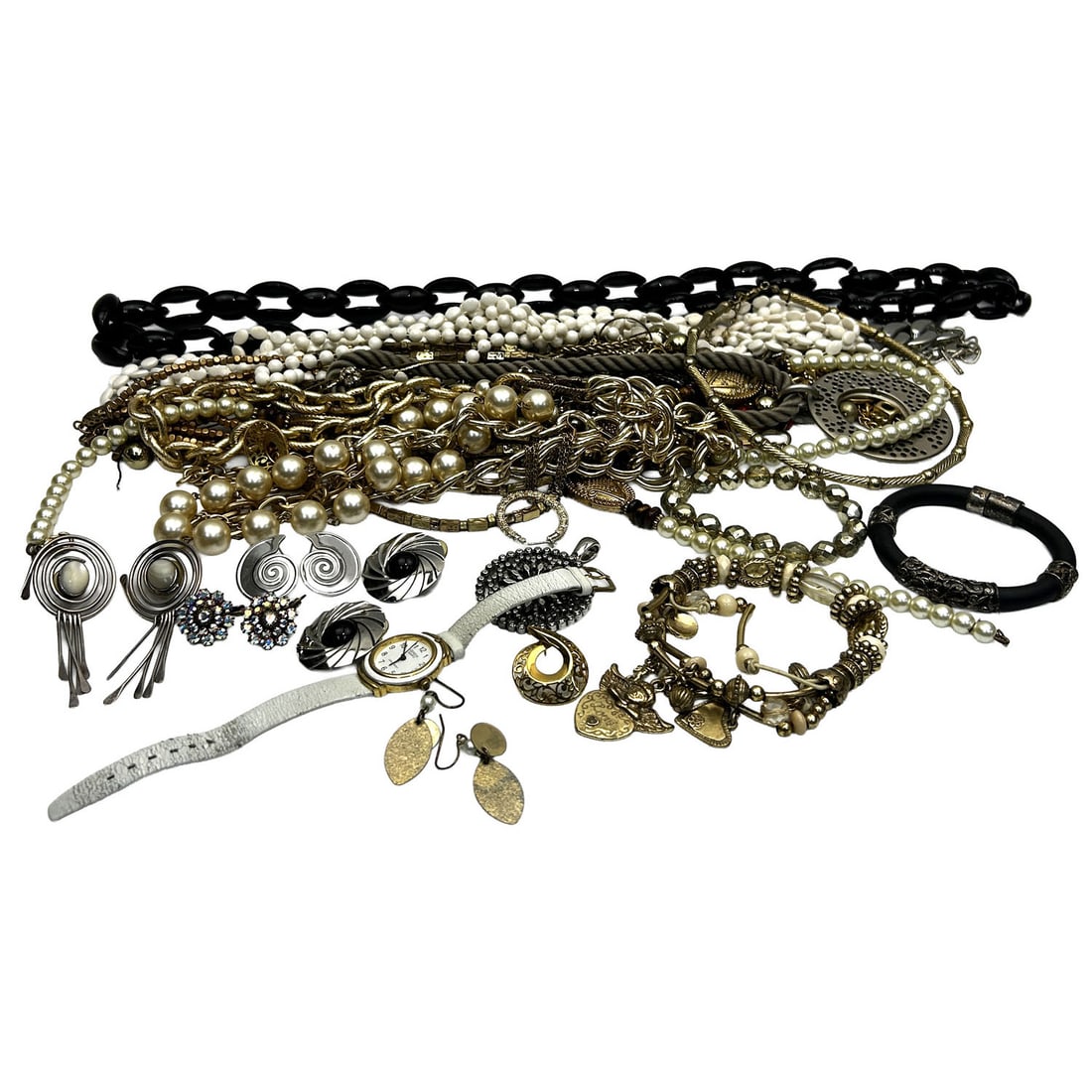 Group Lot of Vintage Costume Jewelry: Group Lot of Vintage Costume Jewelry. Untested. Condition: Generally Good, As Found. Dimensions: Various Sizes. Provenance: From a Long Island, NY Home. Please note the absence of a Condition Report