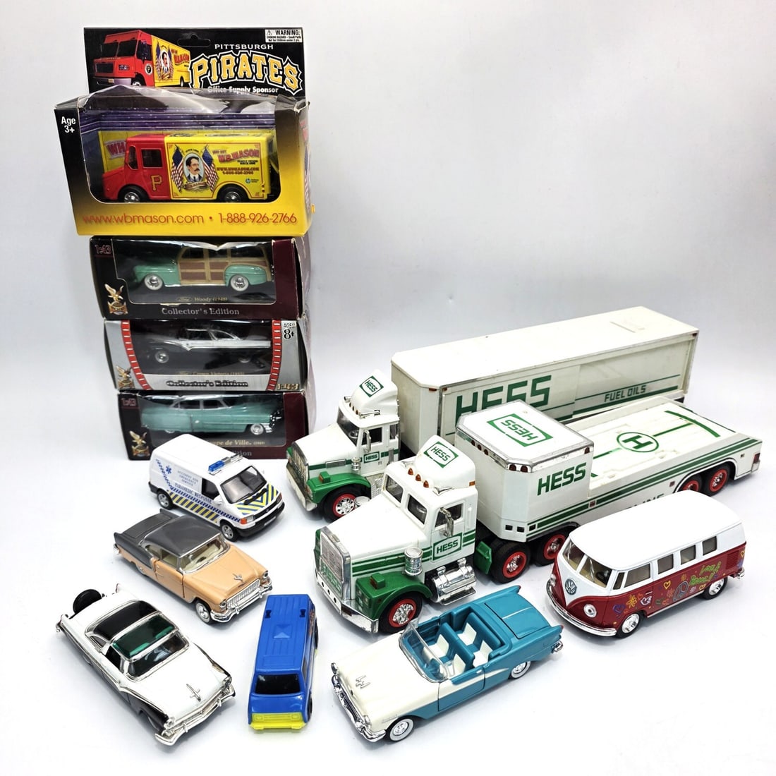 Group Lot of Vintage Toy Cars: Group Lot of Vintage Toy Cars Including Die Cast Metal Examples. Condition: Generally Good, As Found. Dimensions: Various Sizes. Provenance: From a Long Island, NY Home.Please note the absence of a Co