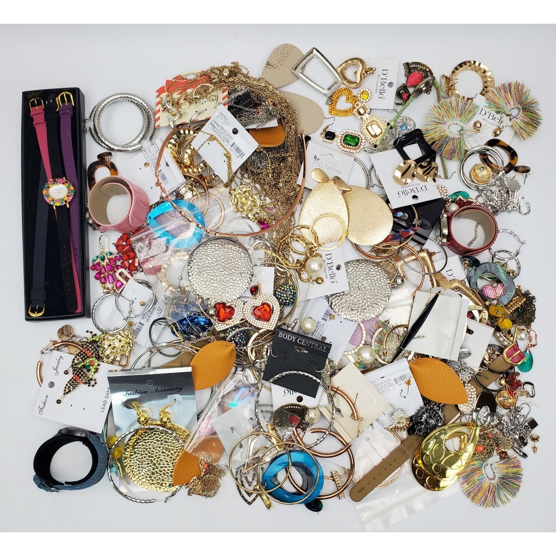 Large Bag Lot of Costume Jewelry: Large Bag Lot of Costume Jewelry.Condition: Generally Very Good.Dimensions: Various Sizes.Provenance: From a Long Island, NY Home. Please note the absence of a Condition Report does not imply that the