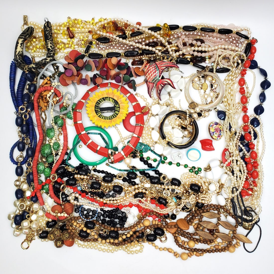 Large Bag of Untested Costume Jewelry (1 of 5)