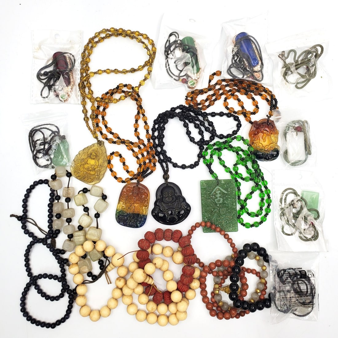Chinese Bag Lot of Jewelry: Chinese Bag Lot of Jewelry. Condition: Generally Very Good. Dimensions: Various Sizes. Provenance: From a Long Island, NY Home. Please note the absence of a Condition Report does not imply that there