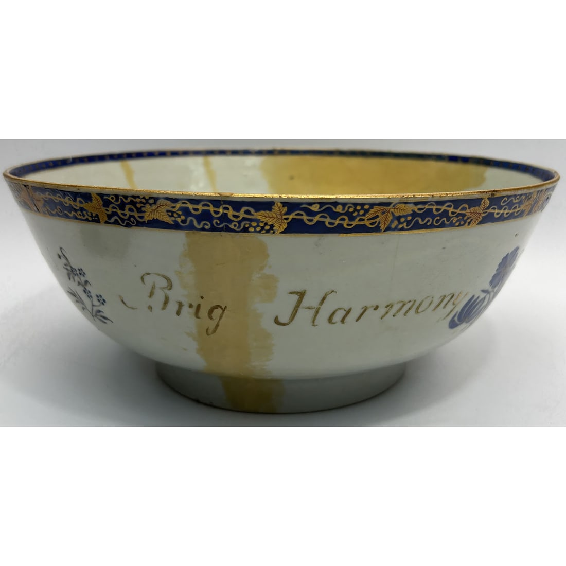 Chinese Antique Early 19th C. Export Ceramic Bowl: Chinese Antique Early 19th C. Export Ceramic Bowl w/ Inscription "Brig Harmony". Condition: As Is. Dimensions: Dia-11.5" x 4.75". Provenance: From a Long Island, NY Home. Please note the absence of a 