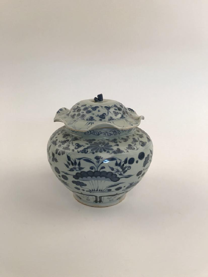 Fine Chinese Yuan Blue and White Jar (1 of 8)