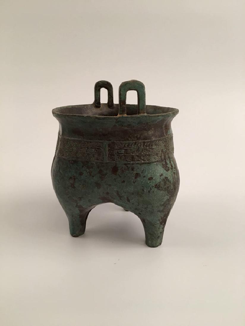 Chinese Song Dynasty Bronze Vassel (1 of 9)