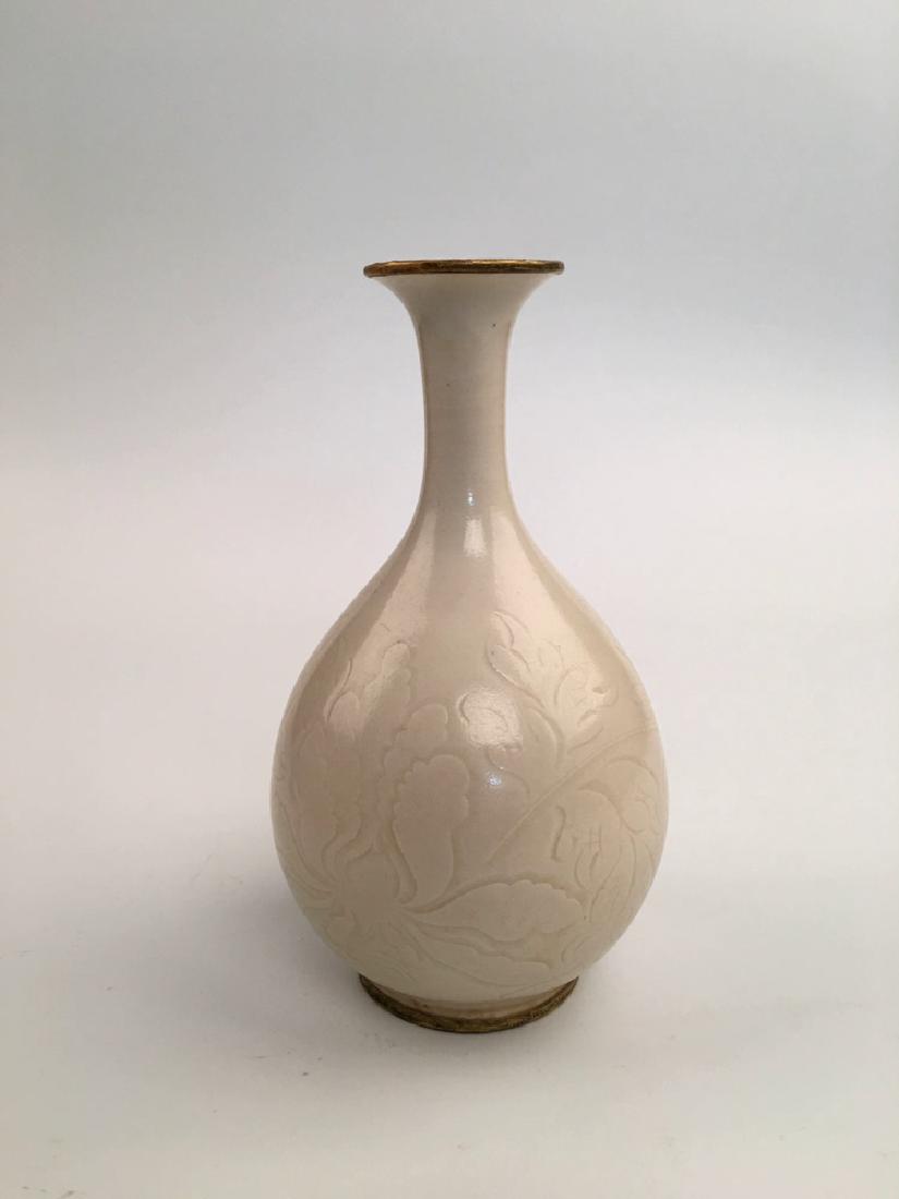 Chinese Ding Yao Porcelain Vase (1 of 7)