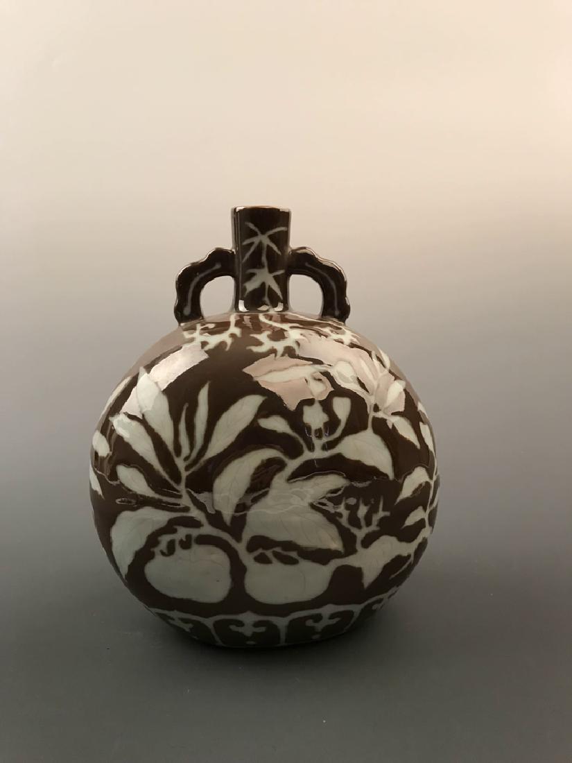 Chinese Brown Glaezd Vase with Xuande Mark (1 of 9)