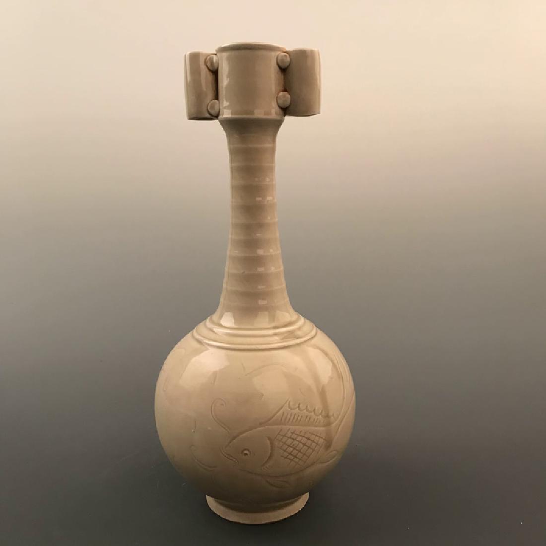 Chinese Ding Yao Long Neck Vase (1 of 8)