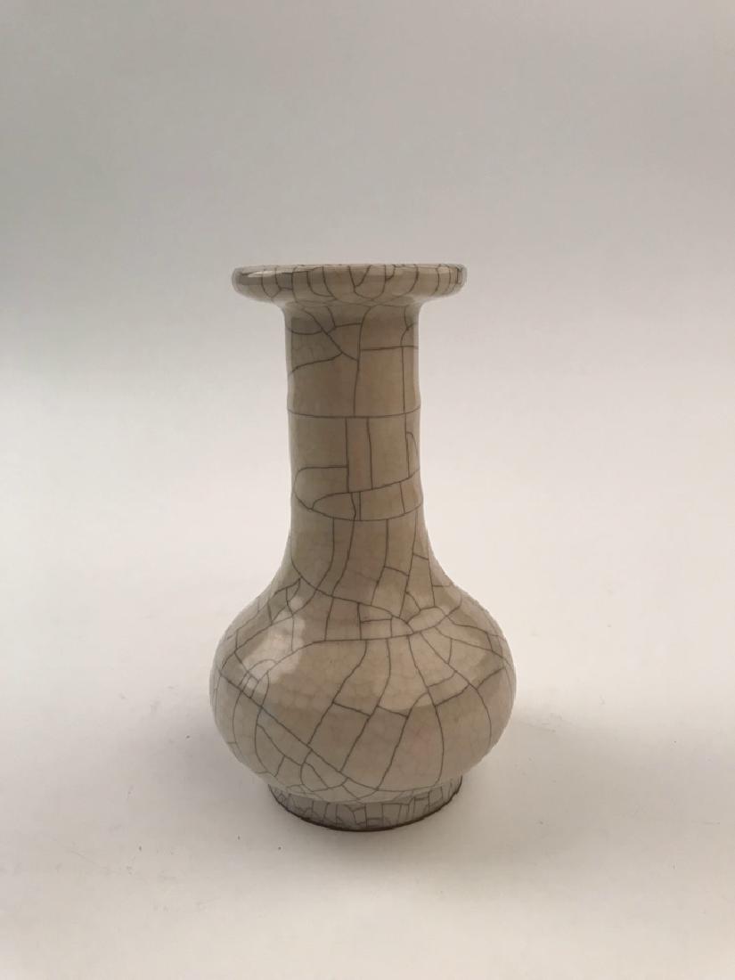 Chinese Guan Ware Porcelain Vase (1 of 7)