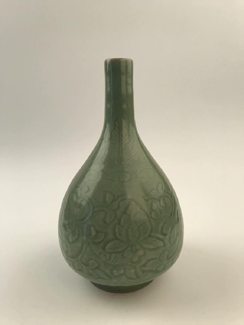 Chinese Longquan Yao Porcelain Vase (1 of 6)