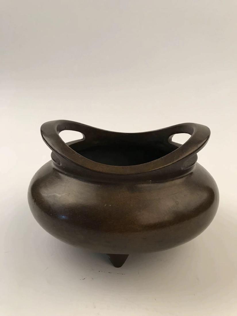 Chinese Bronze Censer: Chinese Bronze Censer 5-1/4" H X 8-1/2" W, 5.2 Lbs Shipping: We are able to pack and ship this item to an address in the United States for $ 30 .00 via UPS Ground or USPS Priority Mail. Tracking infor