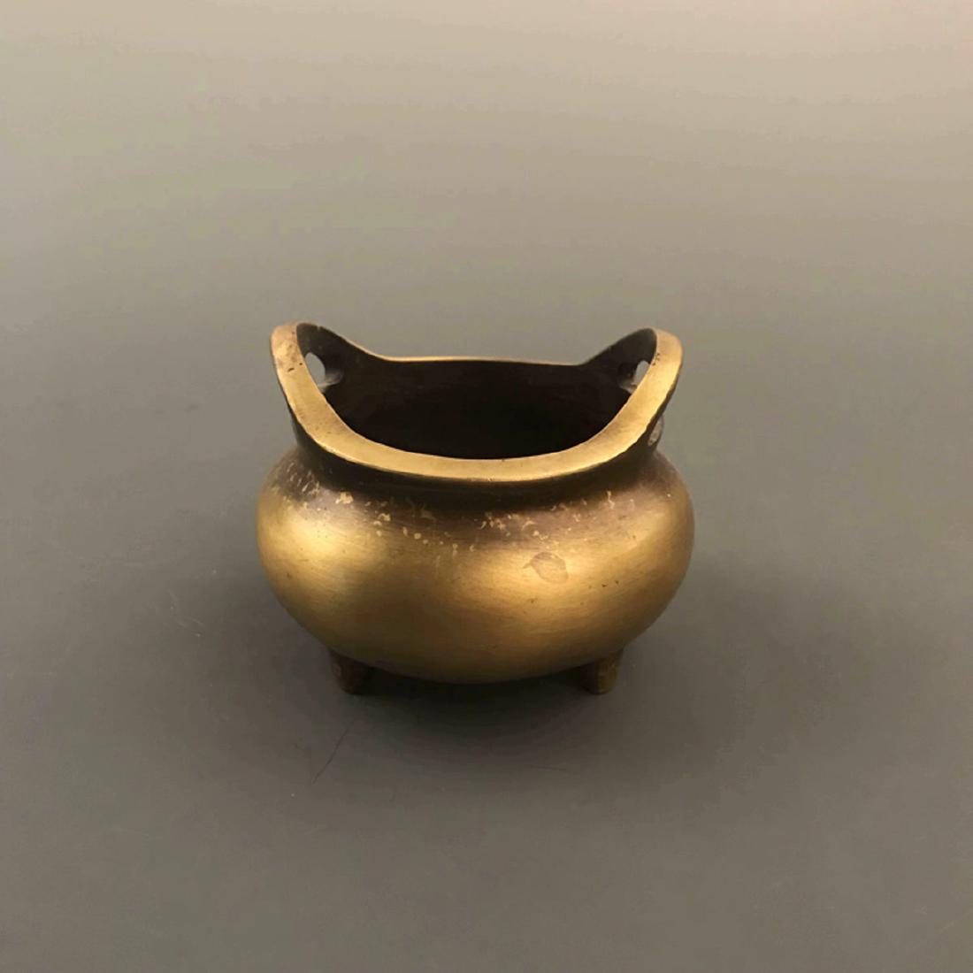 Chinese Gilt Bronze Censer: Chinese Gilt Bronze Censer 3" H X 4-1/4" W, 1.2 Lbs Shipping: We are able to pack and ship this item to an address in the United States for $25.00 via UPS Ground or USPS Priority Mail. Tracking inform