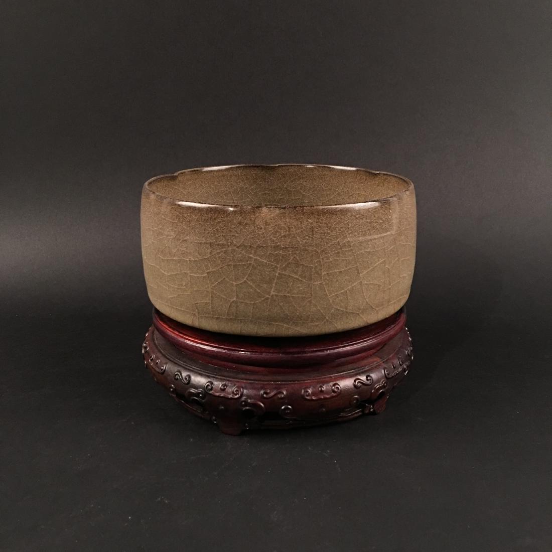 Chinese Celdon Glazed Porcelain Brush Washer (1 of 6)