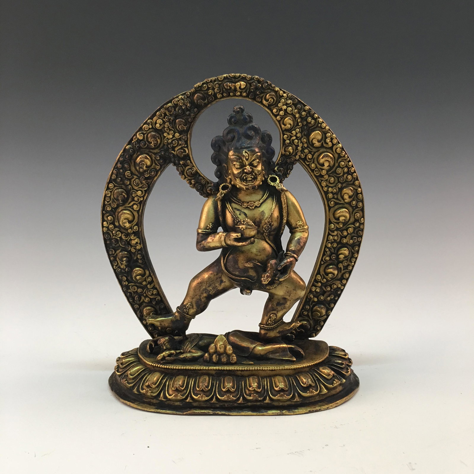 Chinese Bronze Buddha Statue: Chinese Bronze Buddha Statue 7'' H, 6'' W; 2 lb Shipping: We are able to pack and ship this item to an address in the United States for $35.00 via UPS Ground or USPS Priority Mail. Tracking informatio