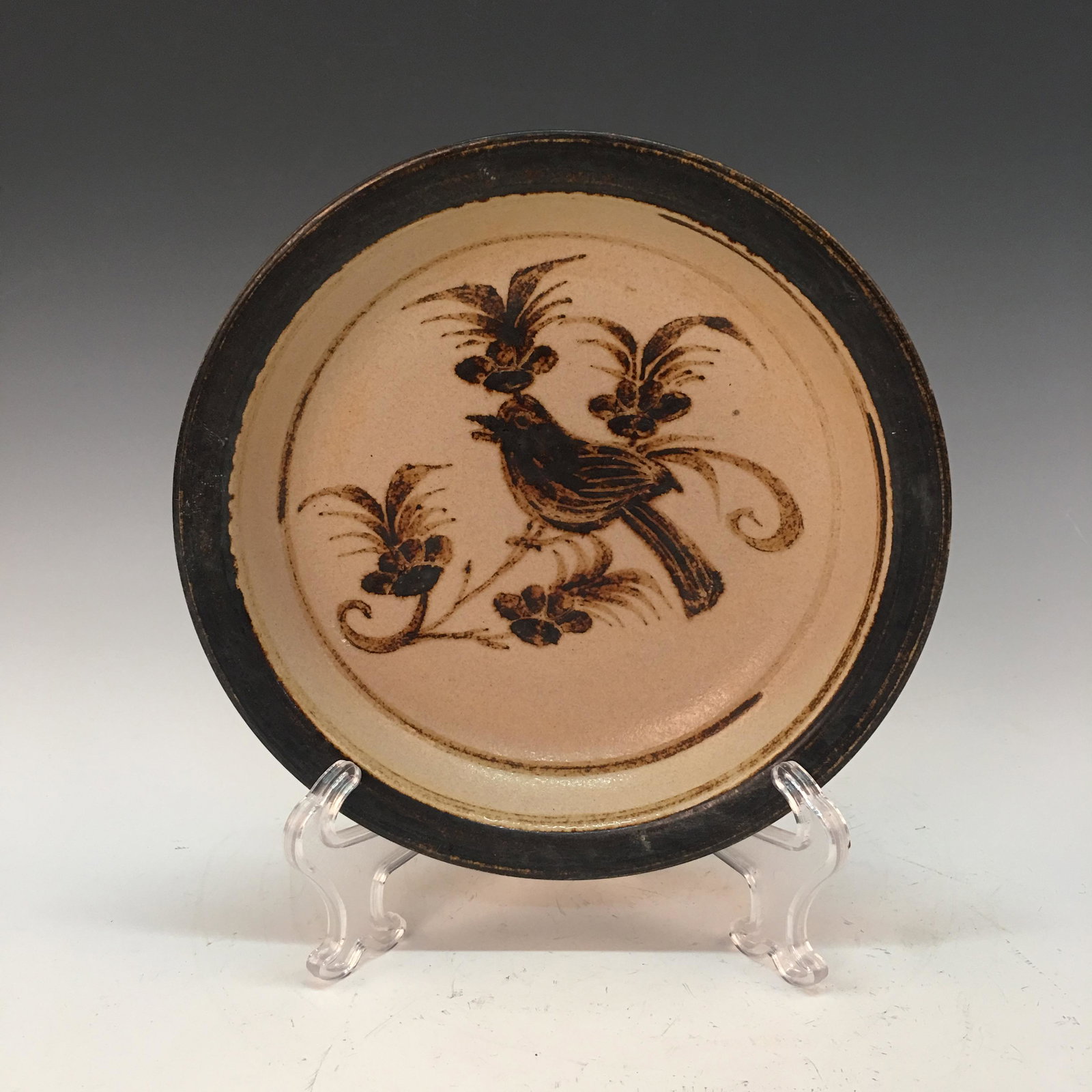 Chinese Cizhou Kiln Dish: Chinese Cizhou Kiln Dish 1-3/4'' H, 7-1/2'' W; 0.8 lb Shipping: We are able to pack and ship this item to an address in the United States for $35.00 via UPS Ground or USPS Priority Mail. Tracking info