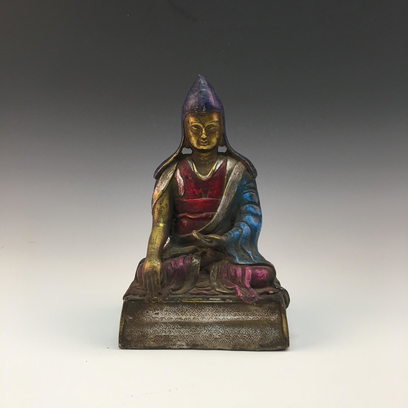 Chinese Bronze Buddha Statue: Chinese Bronze Buddha Statue 9'' H, 5-1/4'' W; 4.6 lb Shipping: We are able to pack and ship this item to an address in the United States for $35.00 via UPS Ground or USPS Priority Mail. Tracking info