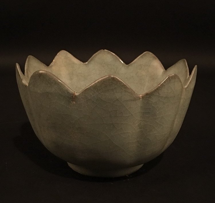 Chinese Song Guan Ware Lotus Bowl (1 of 5)
