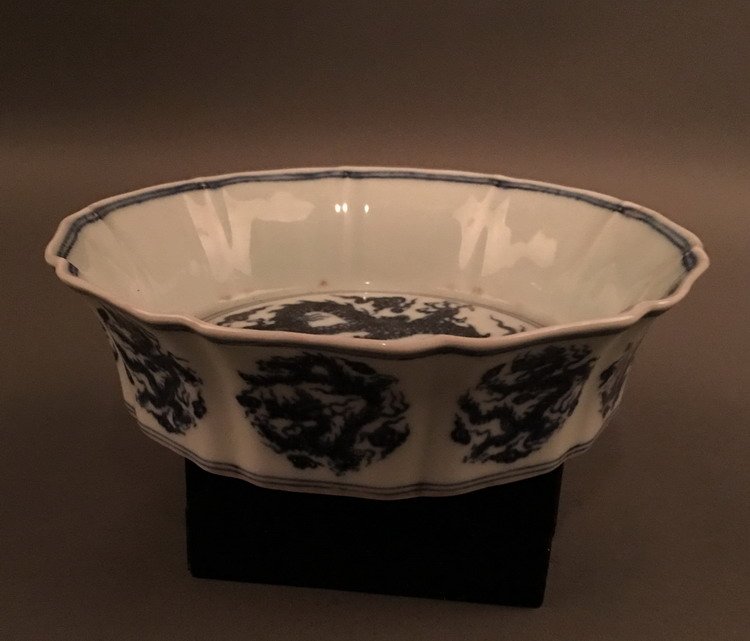 Fine Ming Style Dragon Bowl (1 of 4)