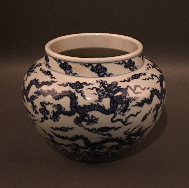 Fine Ming Blue and White Dragon Jar (1 of 6)