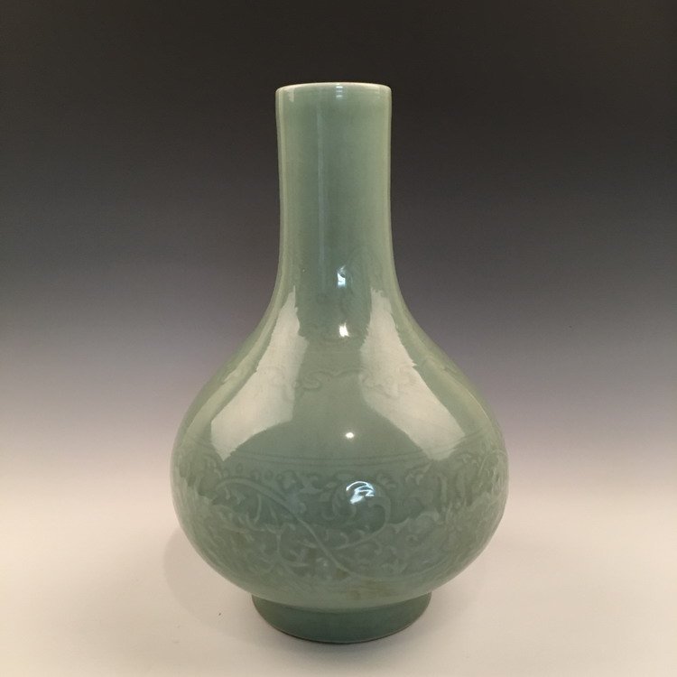 Chinese Apple Green Vase (1 of 6)