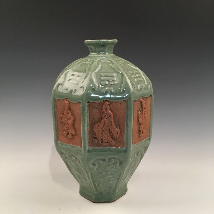 Fine Chinese Song Longquan immortals Vase (1 of 7)