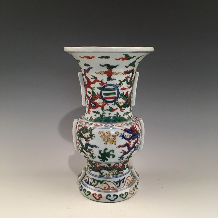 Fine Chinese Wucai Dragon Vase (1 of 7)