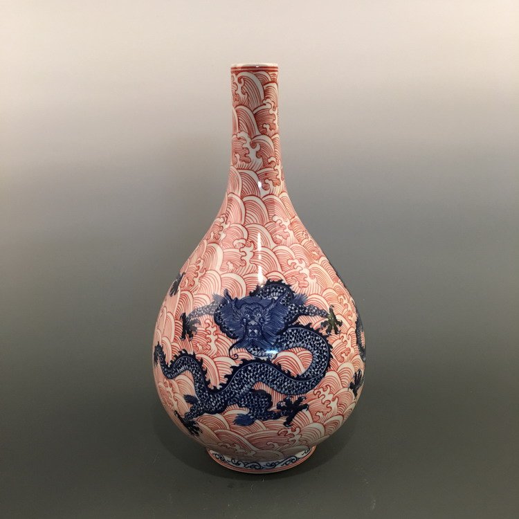 Chinese Red and Blue Dragon Vase (1 of 6)