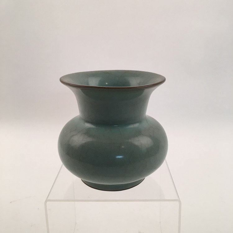 Fine Song Style Celadon Vase (1 of 4)