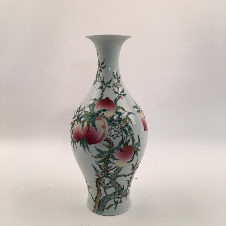 Fine chinese Vase with peaches (1 of 6)