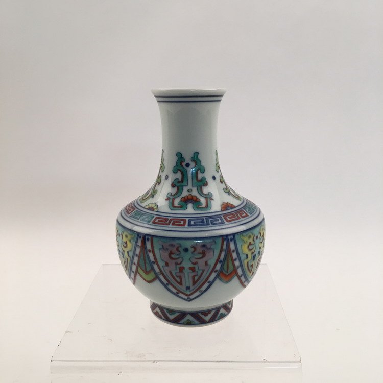 Yongzheng Mark.  Fine Chinese Doucai Vase (1 of 4)