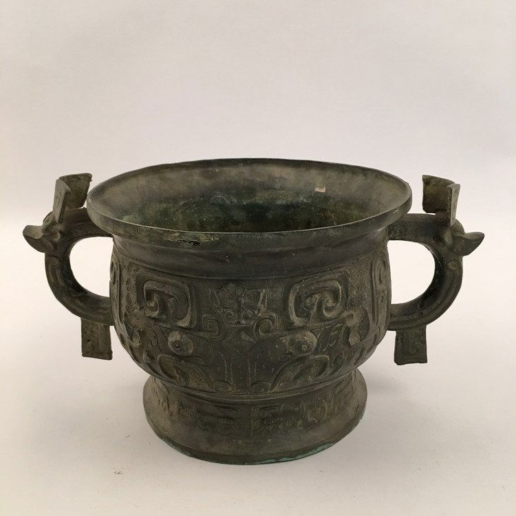Chinese Zhou Bronze Vessel (1 of 8)
