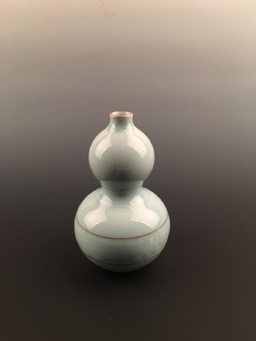 Fine Light Blue Double Gourd Vase (1 of 5)