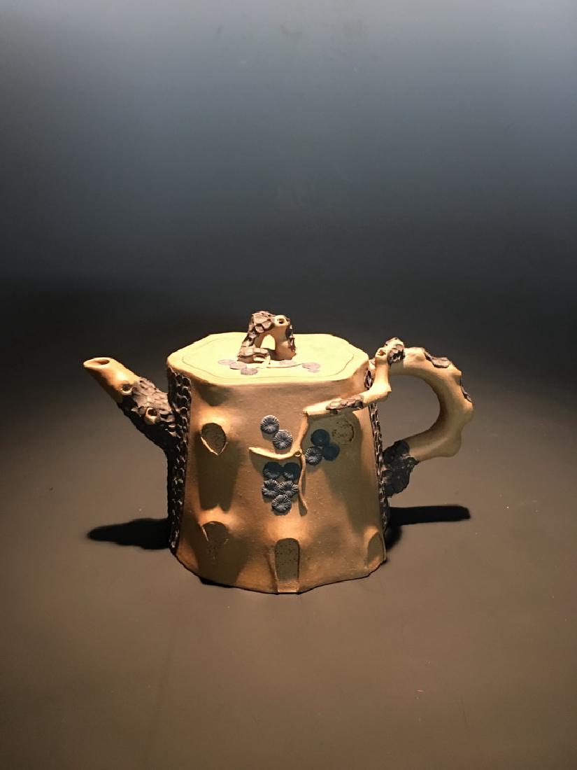 Fine Chinese Yixing Teapot (1 of 5)