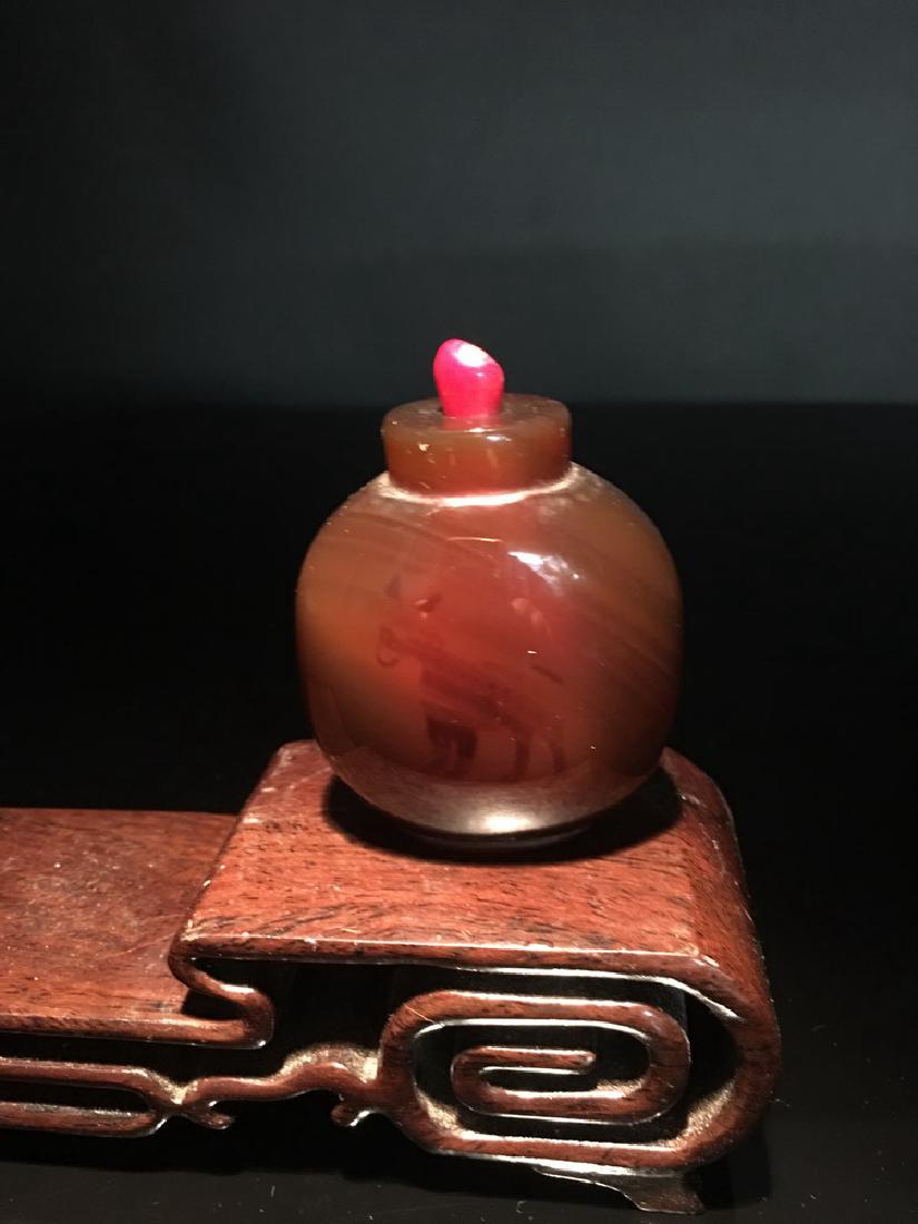 Chinese Agate Snuff Bottle (1 of 5)