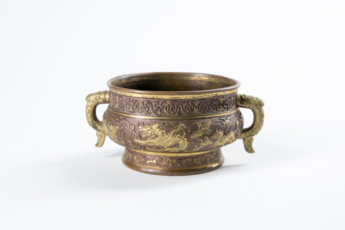 A CHINESE GILT BRONZE CENSER, 17TH CENTURY (1 of 10)