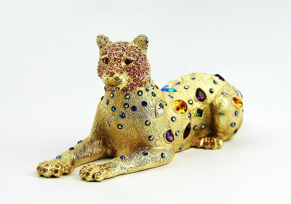 JAY STRONGWATER LEOPARD SHAMAR 18K GOLD FINISH: JAY STRONGWATERJAGUAR LEOPARDSUPER RARE ITEM!!!Brand New, NO BOX.18K GOLD PLATED FINISHHand-set MulticolorEXTRA LARGE JEWEL Swarovski Crystals.6" Long x 2 3/4" High x 2 1/2" DeepHandcrafted in USA