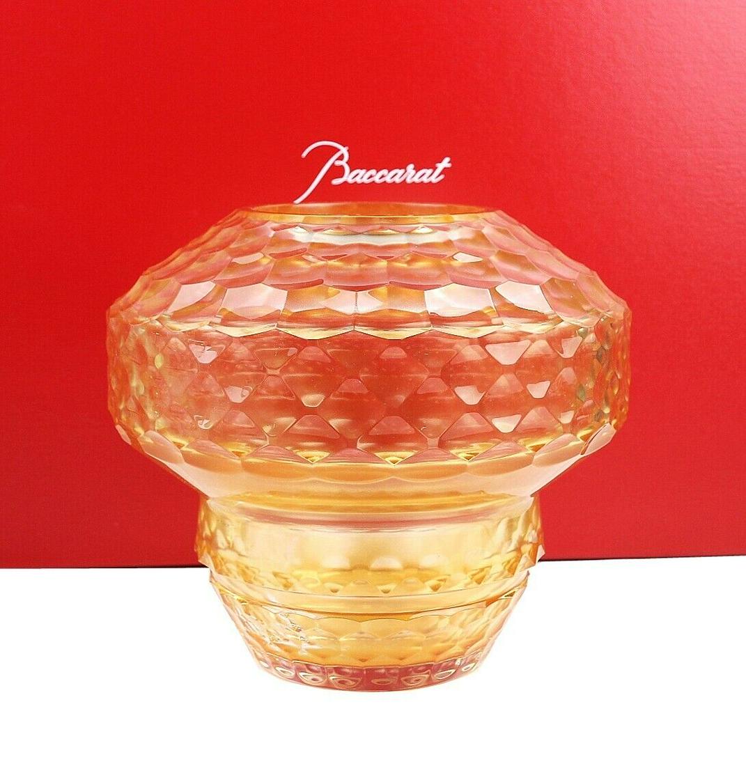 BACCARAT PATRICIA URQUIOLA VARIATIONS VASE EXTREMELY RARE: BACCARAT PATRICIA URQUIOLA VARIATIONS VASE - #4HANDCRAFTED FULL LEAD CRYSTALDISPLAY, NEVER USEDSOME SCRATCHES ON THE BOTTOM, SMALL LOST OF COLOR, SMALL CHIP.MUST SEE PICTURES FOR DETAILS.THIS IS AN EX