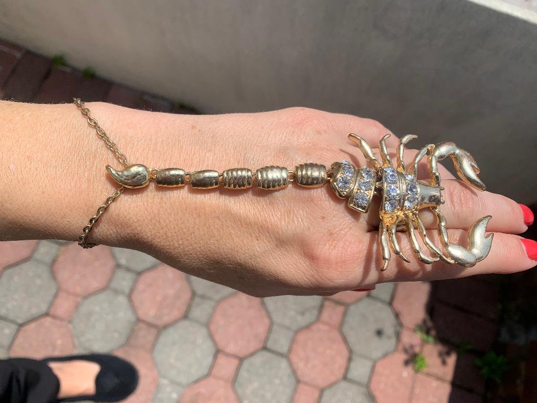 Unique Women Big Gold Scorpion Hand Chain Slave Bracelet Ring Connected Fashion Jewelry (1 of 4)