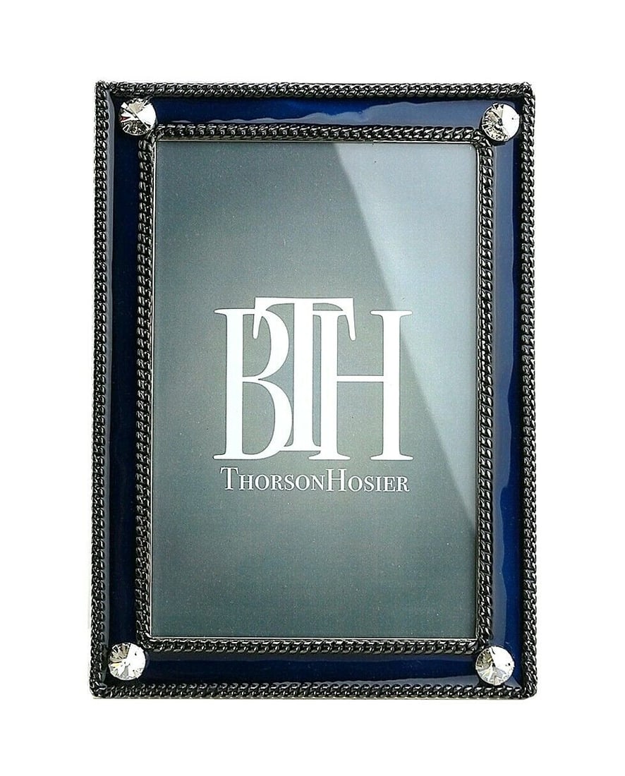 THORSON HOSIER 4x6 SANTIAGO SAPPHIRE ENAMEL SWAROVSKI FRAME #27 B22/26: Thorson & HosierAmazing High Quality Frame - #27Name: SANTIAGOColor: "SAPPHIRE" Will fit 4"x 6" photoThis frame made in USA at the same factory where they made all Jay Strongwater items.Delicate look 