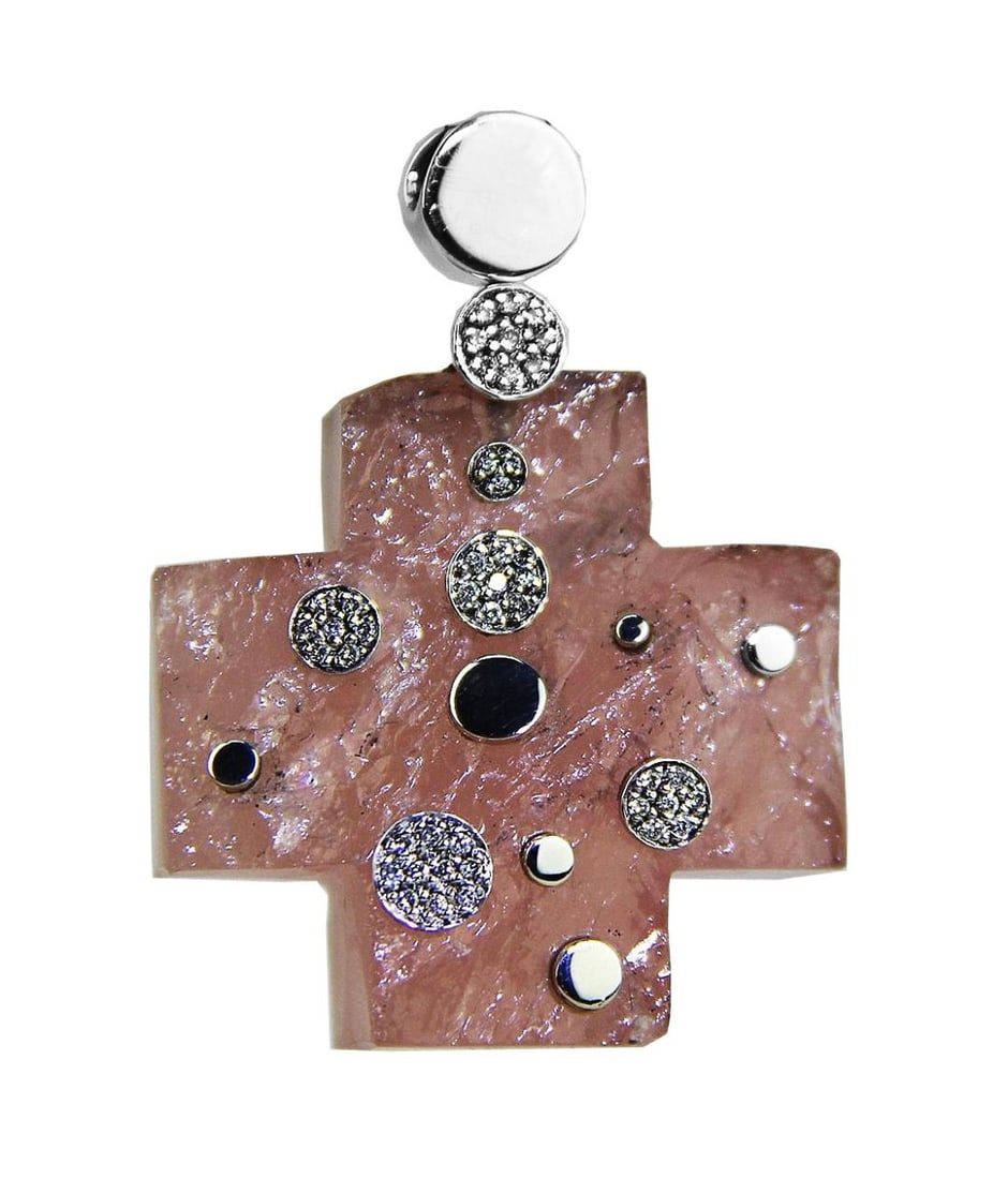 JOHN HARDY ROSE QUARTZ, STERLING SILVER & DIAMONDS CROSS # - 7: AUTHENTIC JOHN HARDY GORGEOUS ROSE QUARTZ, STERLING SILVER & DIAMONDS CROSS PENDANT # 7, MADE OF SOLID .925 STERLING SILVER AND ROSE QUARTZ. Pendant: 50 mm Long With Bale (35 m Without) x 35 mm Wide.